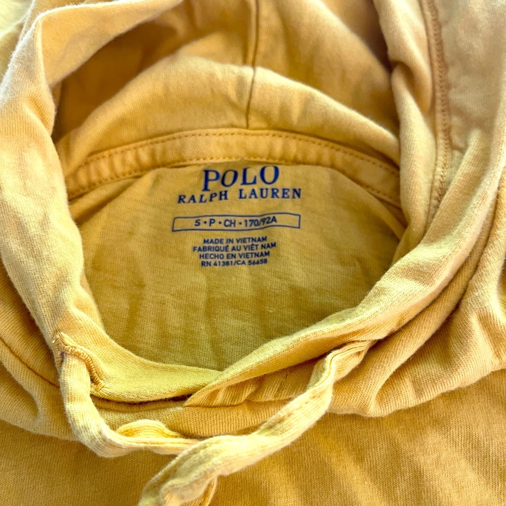Men’s polo yellow pullover